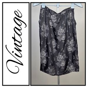 VINTAGE 19th AVENUE Floral Button-Back Skirt – Black & Silver Roses